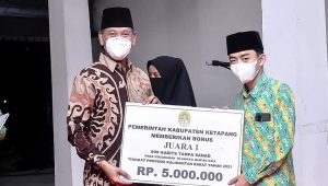 Wabup Beri Bonus Kepada Kafilah Ketapang Juara MTQ Ke XXIX Tingkat Provinsi Kalbar