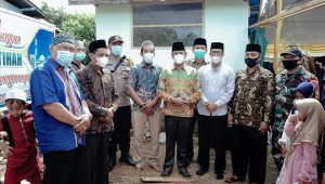 Wabup Ketapang Letakkan Batu Pertama Pendirian Masjid Al-Fatihah