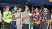 Wabup Ketapang Serahkan Hadiah Pemenang Lomba Kato Racing di Sandai