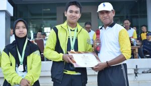 Wabup Ketapang Bagikan Bonus Pada Atlet Berprestasi