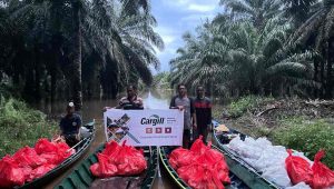 Cargill Telah Salurkan Bantuan Senilai Rp.800 Juta Lebih Untuk Warga Terdampak Banjir di Kalimantan Barat