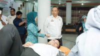 Sekda Ketapang Donorkan Darah Dalam Rangka HUT ke 66 Pemprov Kalbar