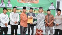 Wabup Ketapang Serahkan Dana Hibah Untuk Kemakmuran Masjid