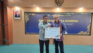 Bupati Kayong Utara Terima Penghargaan Anugerah Reksa Bhanda