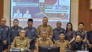 Bupati dan Wakil Bupati Ketapang Hadiri audensi Usulan Daerah Otonom Baru Bersama Gubernur Kalbar