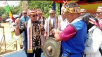 Mewakili Bupati Ketapang, Asisten III Setda Buka Gawai Dayak Bebantantn Polas Laman Kampung Buah sungai Laur