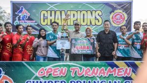 Wakil Bupati Ketapang Menutup Open Turnamen Sumber Periangan CUP Seri I Tahun 2023 Di Desa Semblanggan