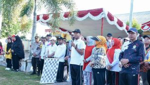 Wabup Ketapang Melepas Jalan Santai Dalam Rangka HUT Ke-78 RI