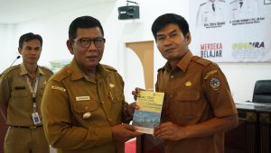 Pemkab Kayong Utara Luncurkan Buku Muatan Lokal Pendidikan Lingkungan Hidup