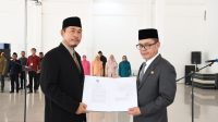 Erwin Sudrajat Resmi Dilantik Sebagai Pj Sekda Kabupaten Kayong Utara, Ini Pesan Romi Wijaya
