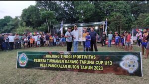 Mardianto Tutup Turnamen Sepak Bola Karang Taruna CUP Desa Pangkalan Buton 2023