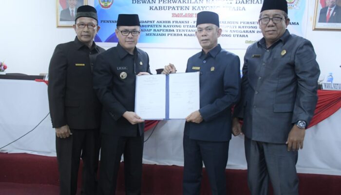 PJ Bupati Kayong Utara, dan DPRD Setujui Raperda APBD 2024 Menjadi Perda