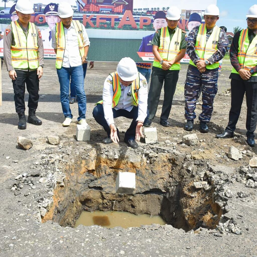 Letakan Batu Pertama Gor Indoor, Sekda : Ini Merupakan Wujud Nyata Komitmen Pemkab Ketapang