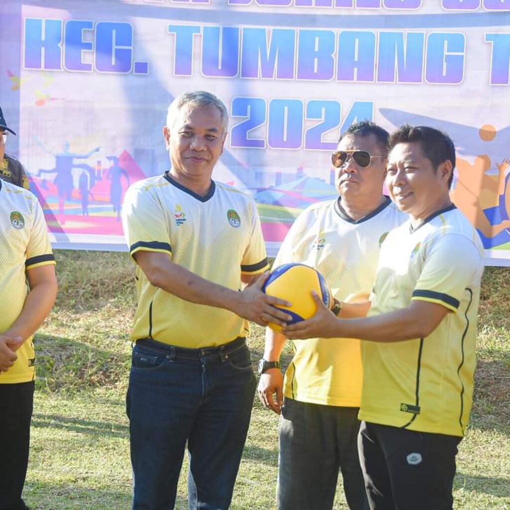 Bupati Ketapang Buka Kompetisi Bola Volly Kota Juang Tumbang Titi Tahun 2024