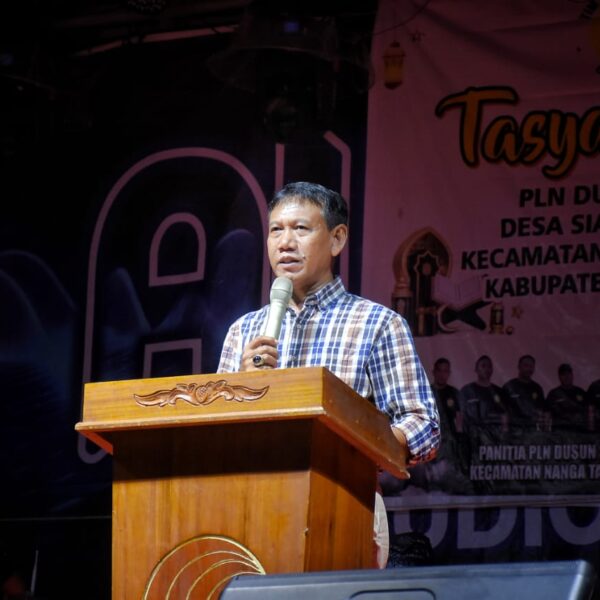 Wakil Bupati Ketapang H. Farhan, SE.,M.Si menghadiri Tasyakuran PLN Desa Siantau Raya Kecamatan Nanga Tayap