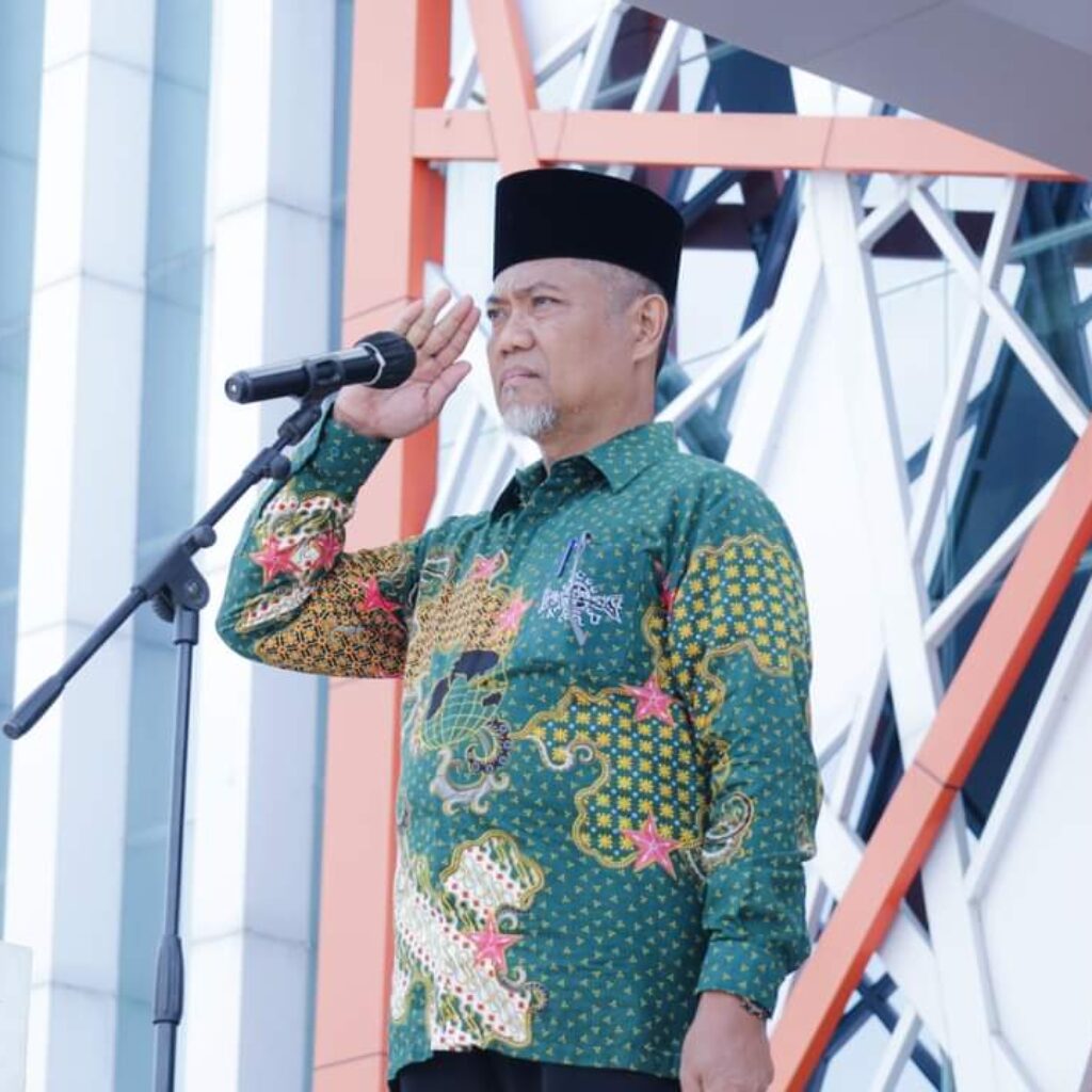 Staff Ahli Bupati Ketapang Bidang Ekbang Pimpin Apel Akbar Hari Santri Nasional Tahun 2024