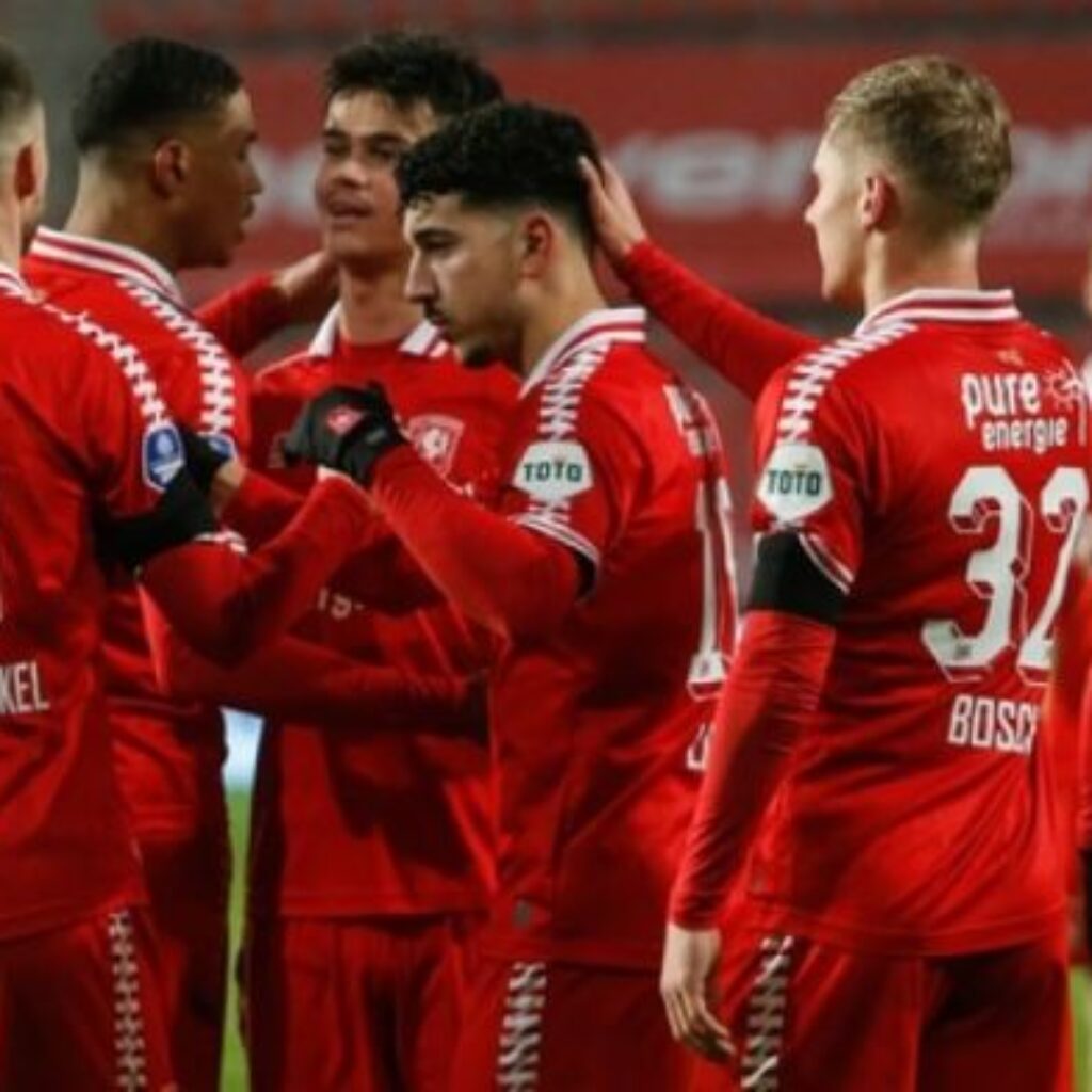 Mees Hilgers Pulih Total, FC Twente Makin Tak Terkalahkan di Liga