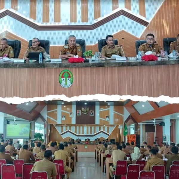 Pimpin Rapat Evaluasi, Bupati Ketapang Harapkan Percepatan Realisasi Fisik Dan Keuangan APBD 2024