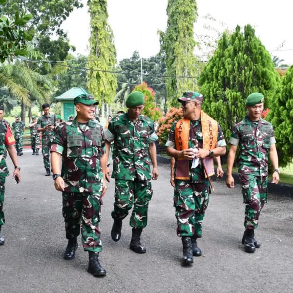 Sambangi Yonif 141/Aneka Yudha Jaya Prakosa, Danrem 044/Gapo Nostalgia Masa di Muara Enim