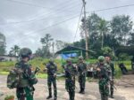 Bukti Nyata Patroli Satgas Yonif 141/AYJP Berikan Pertolongan Medis Ke Masyarakat