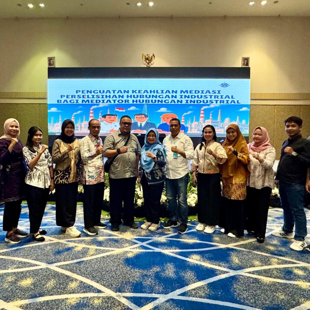 Pengurus dan Anggota DPD. AMHI Kalbar Ikuti Penguatan Keahlian Mediasi di Surabaya
