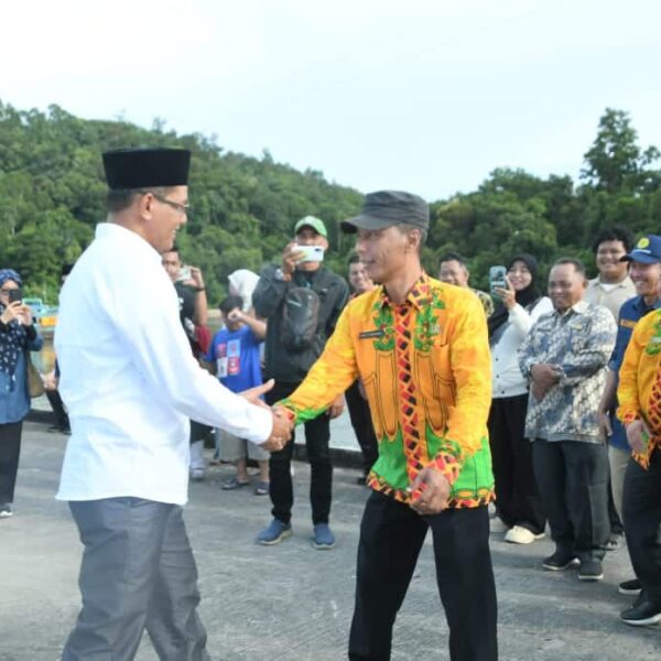 Kedatangan Wakil Bupati Kayong Utara Amru Chanwari Disambut Hangat Usai Dilantik