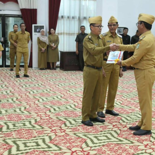 Serah Terima Jabatan Bupati dan Wakil Bupati Kayong Utara, Gubernur Kalbar Sampaikan Harapan Dan Arahan