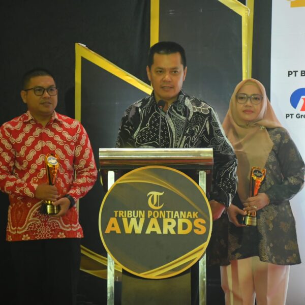 Kayong Utara Terima Penghargaan Dari Tribun Pontianak Award 2025