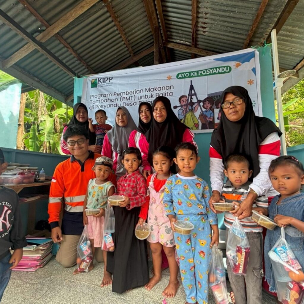 Pemberian Makanan Tambahan PT DIB di Desa Pelapis Tingkatkan Kunjungan Masyarakat ke Posyandu