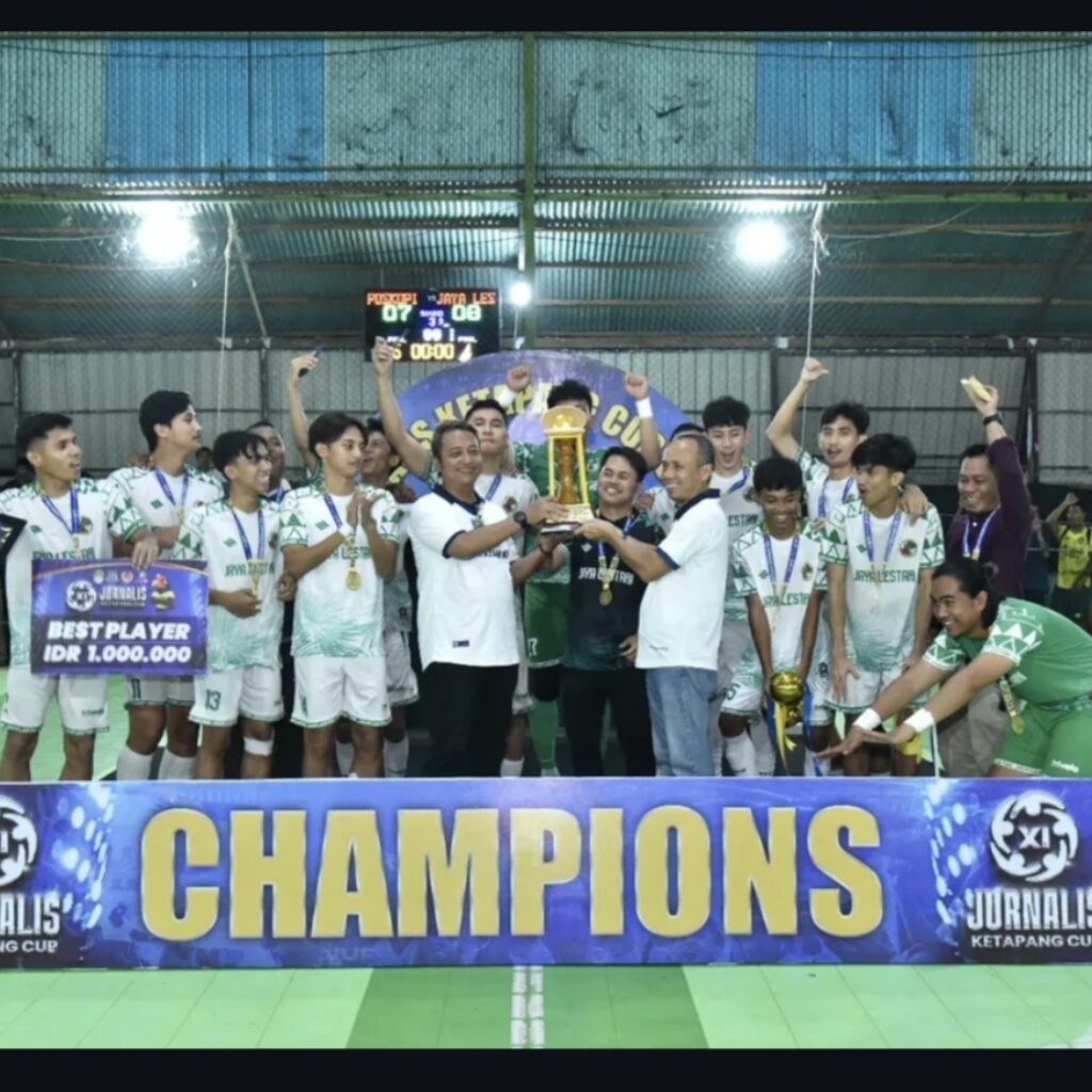 Sekda Ketapang Resmi Menutup Turnamen Futsal Jurnalis Ketapang 