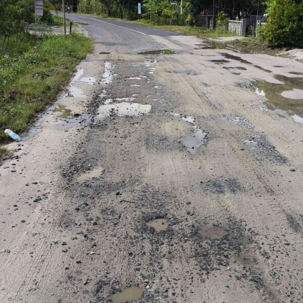 Perbaikan Jalan di Sungai Mengkuang Hanya Bertahan Beberapa Hari, Warga Pertanyakan Kualitas Pekerjaan