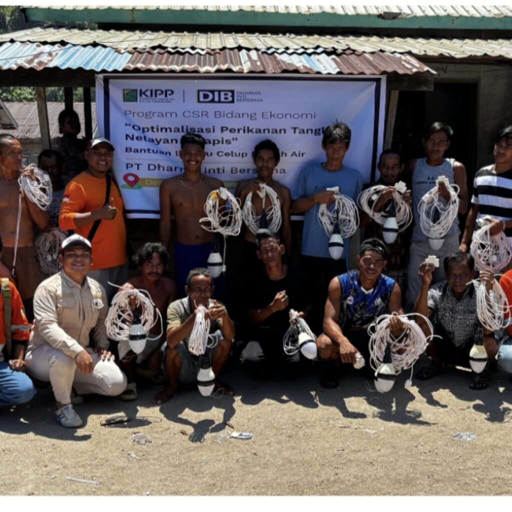 DIB Salurkan Lampu Celup untuk Nelayan Pelapis di Masa Puncak Tangkap Ikan