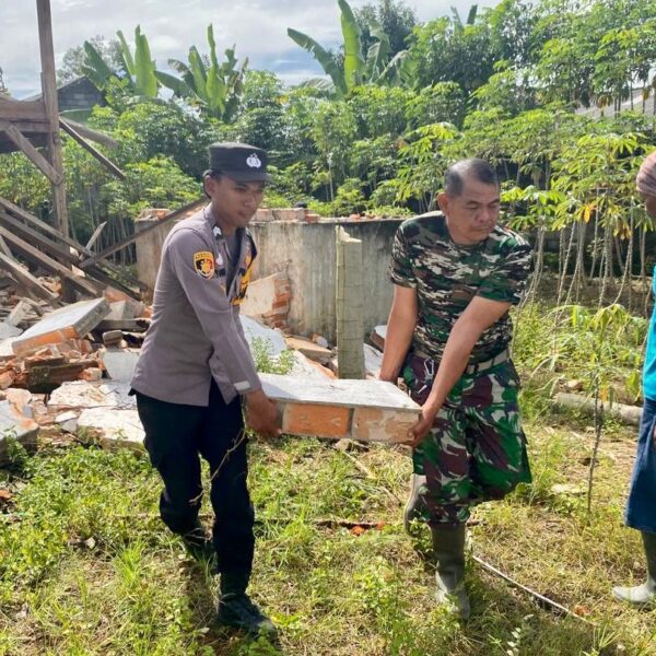 Briptu Irvan, Bhabinkamtibmas Polsek Trimurjo Bersinergi Gotong Royong Persiapkan Pembangunan Koperasi Merah Putih