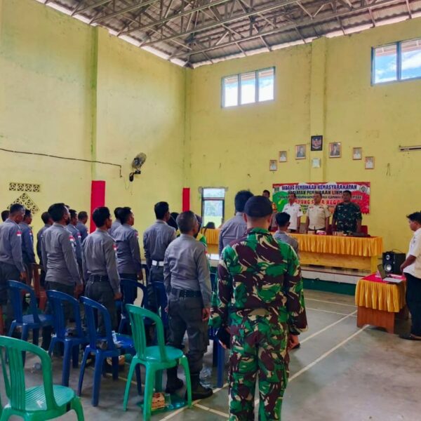 Jelang Nataru 2025–2026, Bhabinkamtibmas Polsek Bangun Rejo Beri Pembinaan Kesiapsiagaan Linmas