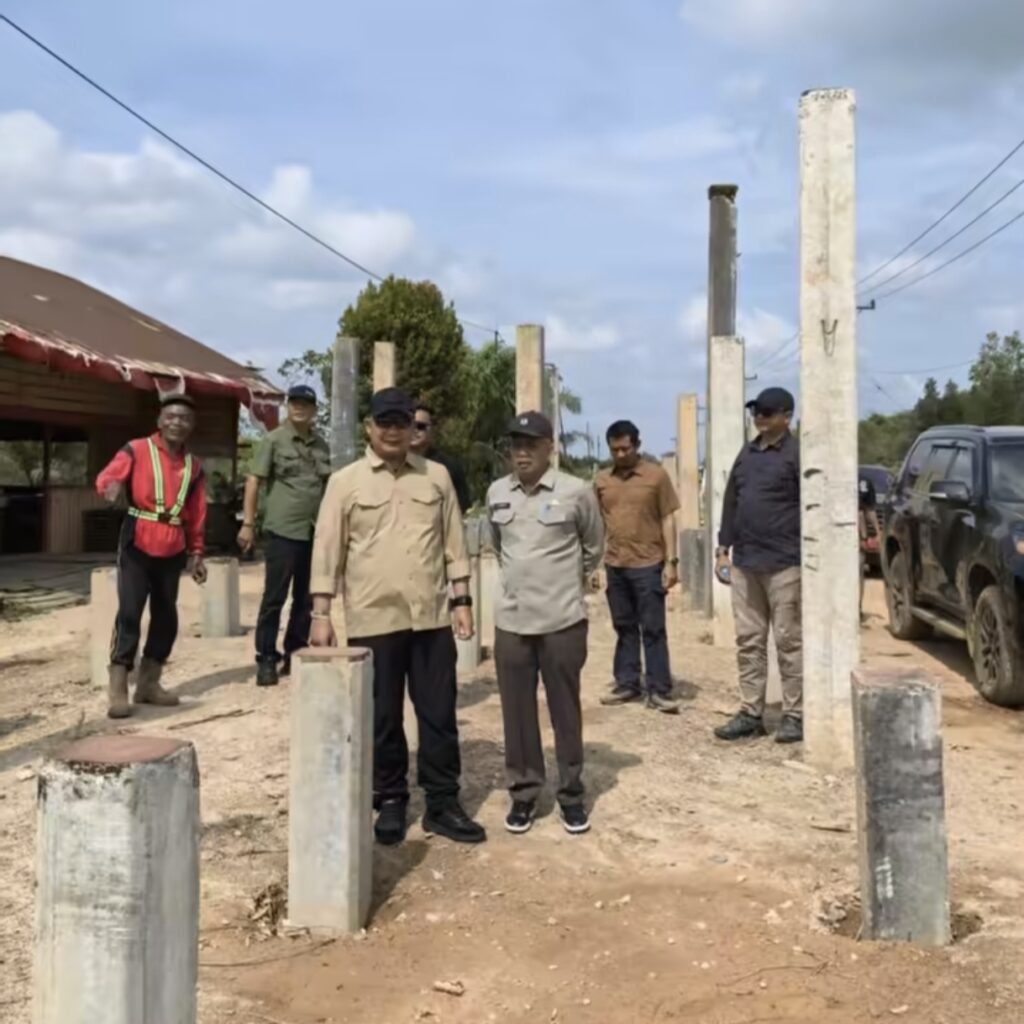Bupati Ketapang Tegaskan Pembangunan Tak Boleh Terhenti Meski Hari Minggu 