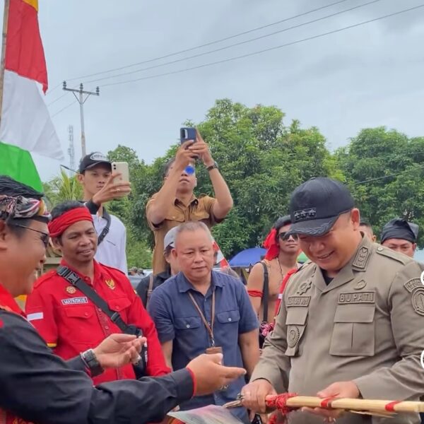 Ketapang Deklarasikan Stop BAB Sembarangan dan Wajib Belajar 13 Tahun