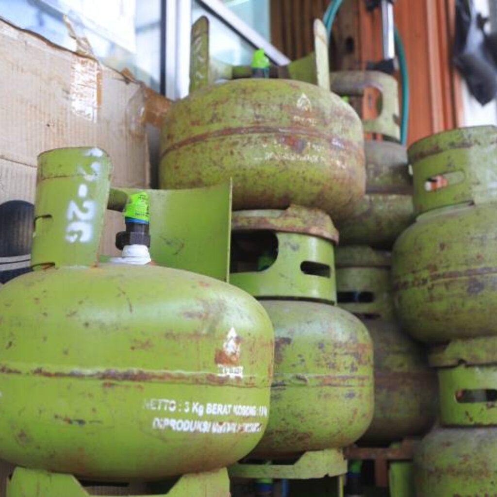 Harga Gas Melambung tinggi Mencapai 47 Ribu Pertabunng, Warga Pangkalan Buton Keluhkan Kelangkaan dan Penjualan Eceran