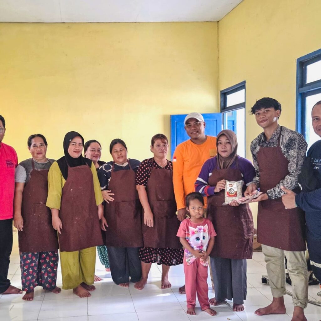 Perkuat Ekonomi Keluarga Desa, Perempuan Pelapis Rintis UMKM