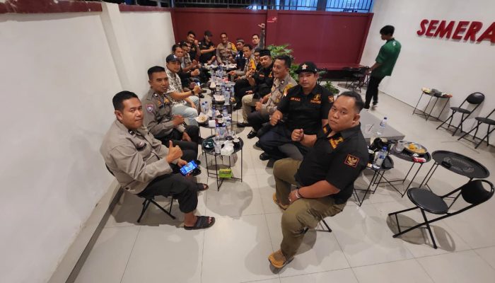 Laskar Jagadilaga Buka Puasa Bersama dengan Jajaran Polsek Delta Pawan