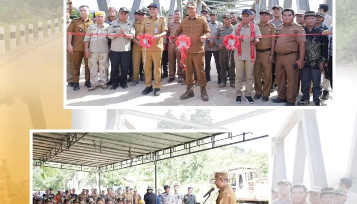 Bupati Ketapang meresmikan Jembatan Karab yang berlokasi di Desa Mekar Raya, Kecamatan Simpang Dua