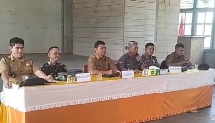 Masyarakat Jelai Hulu Ancam Portal Jalan PT FAPE dan USP