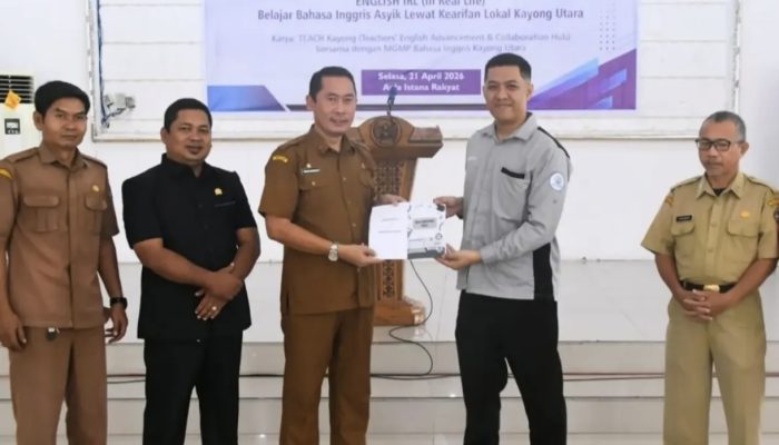 Sekda Kayong Utara Luncurkan Buku “English IRL”, Dorong Inovasi Pembelajaran Bahasa Inggris