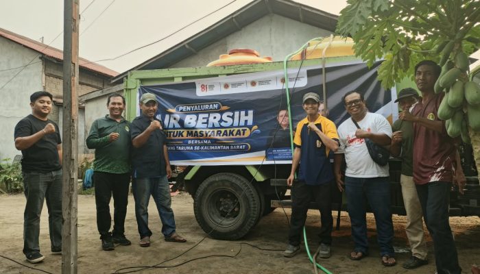 Krisis Air Bersih di Desa Kali Nilam, Karang Taruna Ketapang Gandeng DLH Salurkan Bantuan