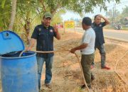 Karang Taruna Ketapang Bersama DLH dan PMPD Salurkan Air Bersih ke MHU