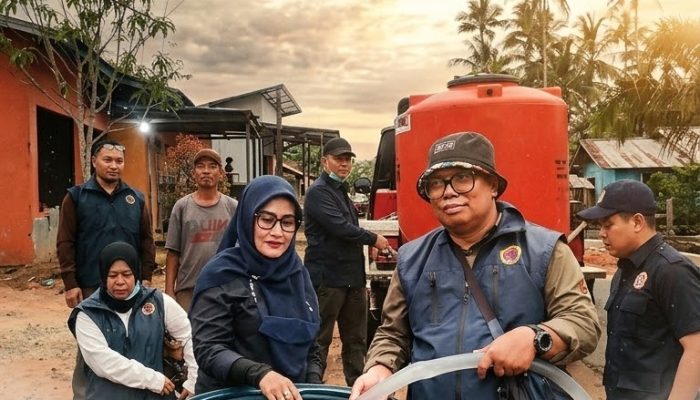 Karang Taruna Ketapang Kolaborasi Dispora, Dishub dan BNPB Distribusikan Air Bersih